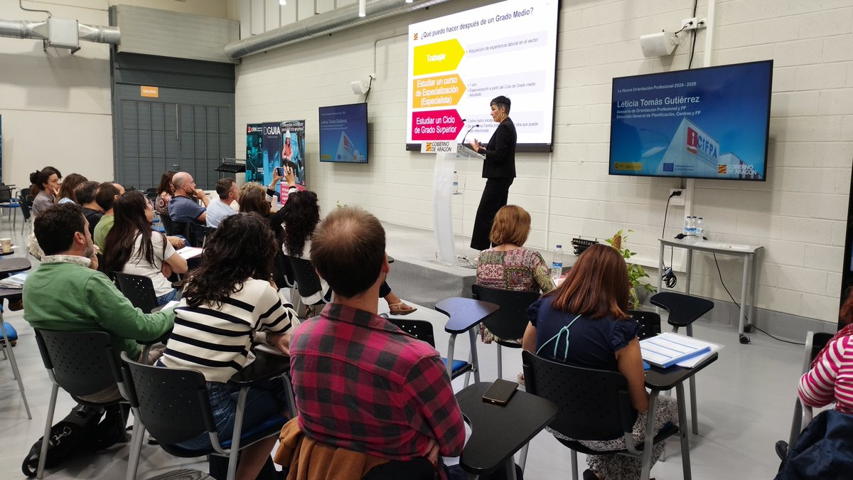 En CIFPA Plaza y también en streaming se está desarrollando la jornada La nueva orientación profesional. 
Puedes seguirla o verla posteriormente en nuestro canal de YouTube. Enlace:
youtube.com/watch?v=_YY9XQ…
<a href="/fp_aragon/">FP Aragón</a> <a href="/todofp/">TodoFP</a> <a href="/GobAragon/">Gobierno de Aragón</a> <a href="/educaciongob/">Ministerio de Educación, FP y Deportes</a>