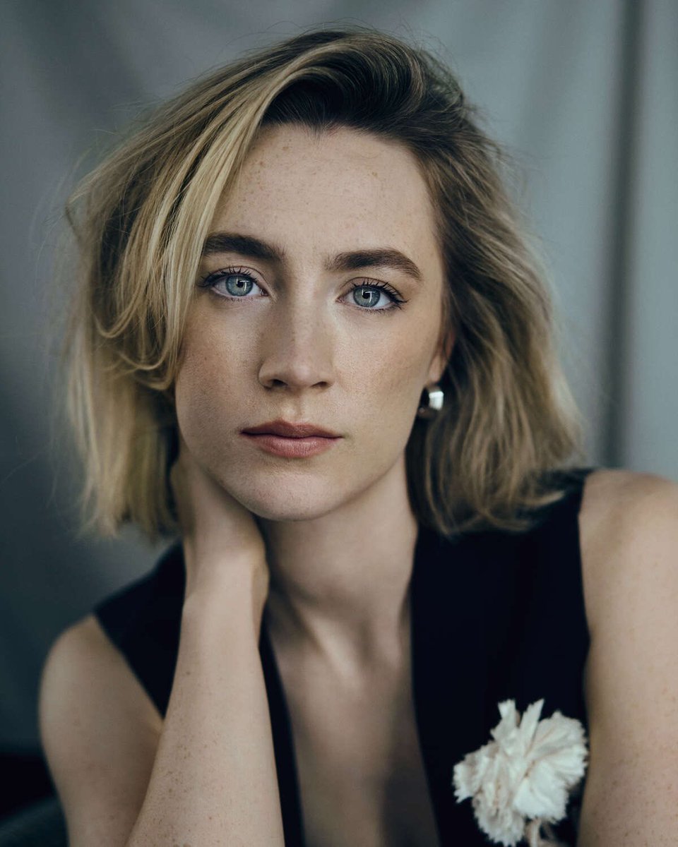 ReporteroRosa's tweet photo. Saoirse Ronan fotografiada por Jérôme Bonnet para Télérama🕶️.
¿Qué les parece como se ve?💐 https://t.co/THhU9McZWd
