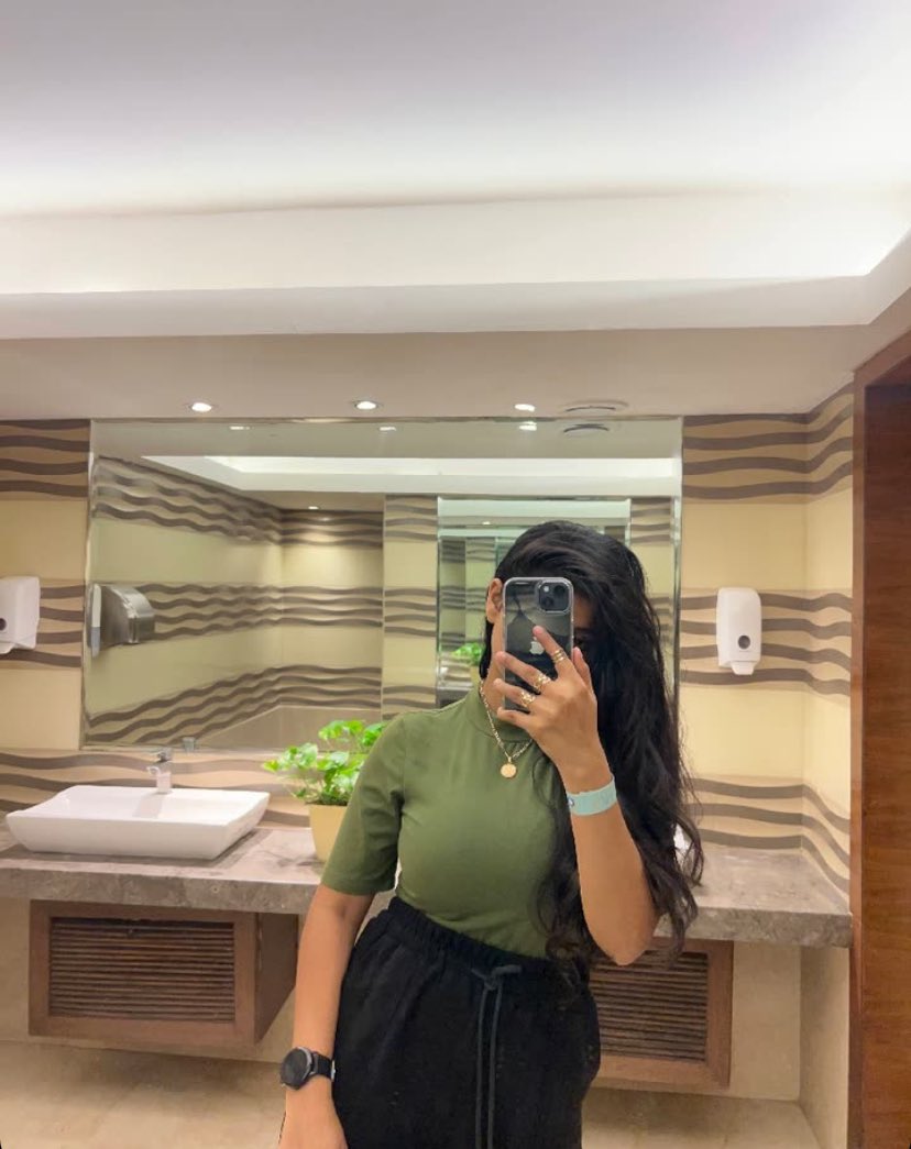 GoddessAlishay's tweet photo. Who wanna get humiliated by Muslim superior goddess… aajao kutto hijado tumhe tumhari aukat dikhau.. come paypigs 💵✨

Dm for sessions

#femdom #muslimgoddess #slave #mistress #indianmistress https://t.co/bxIT63cJ8g