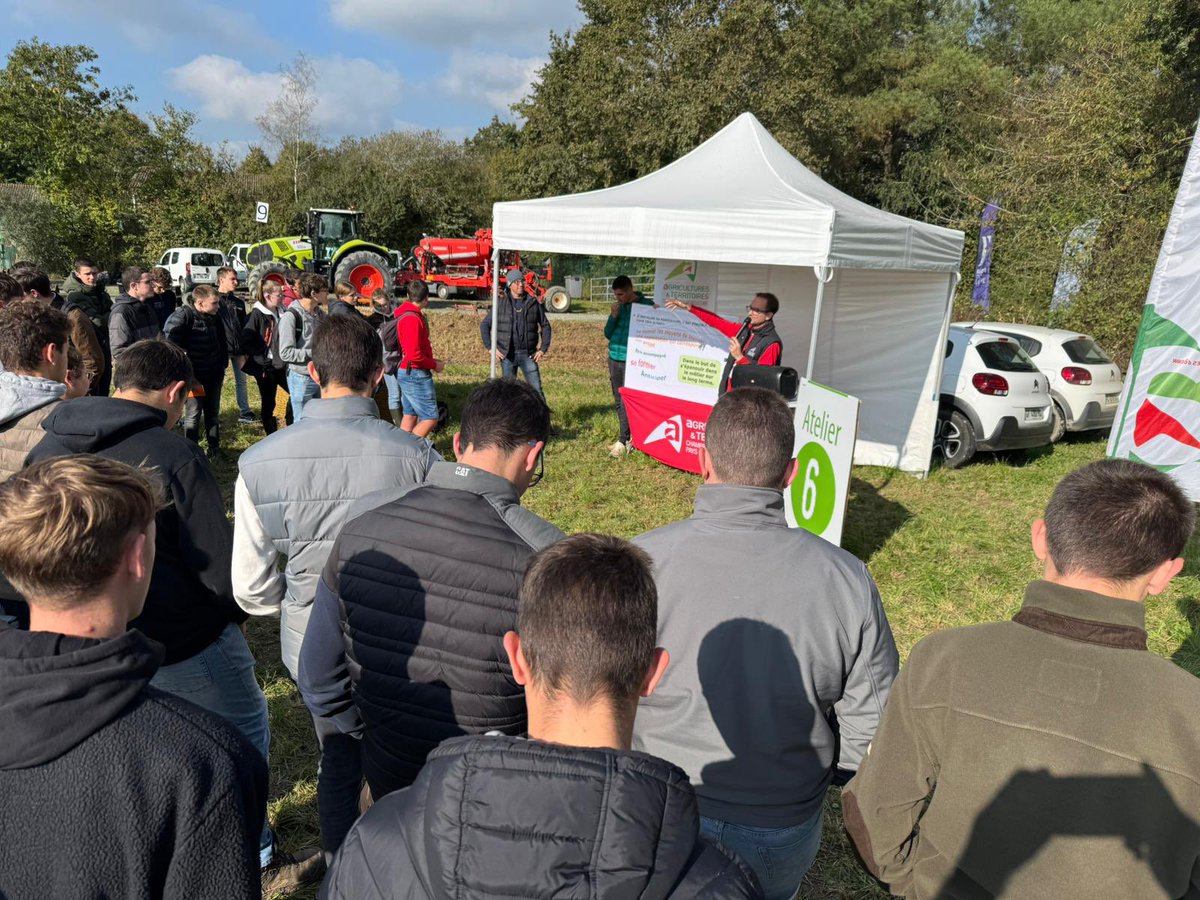 Les jeunes de #terminales #bacpro #agroequipement de la MFR-CFA Chemillé   ont participé à la 1ère journée #Mécaécole organisée par le reseau FNCUMA (Fédération Nationale des cuma)  Une journée de terrain et démonstrations exclusivement destinées aux jeunes en formation agricole.