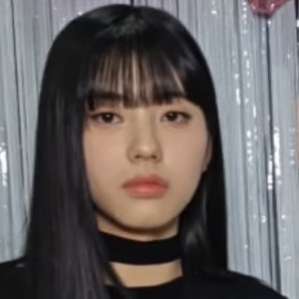 Sarang's cute little dog is named “PoPo!”포포~💗
Her roommate: 코코:“KoKo Im-Me-Da”～🤍🤨 
#sarang #izna #koko #naraikoko #코코 #이즈나 #유사랑