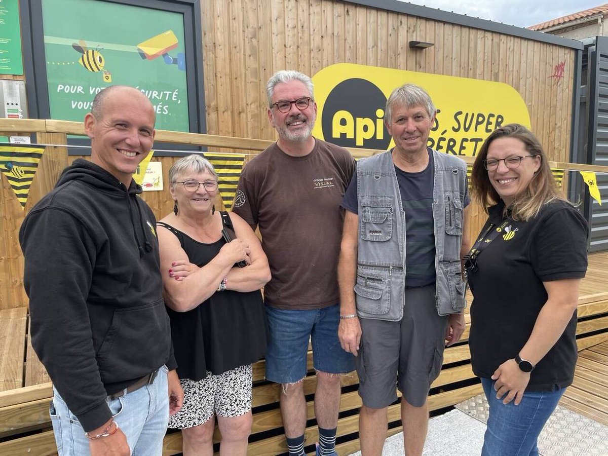 Petite révolution dans la vie locale: les supérettes en libre service et sans caissier API deviennent la "nouvelle place du village" . Une réponse à la désertification rurale quand tous les commerces ferment. <a href="/paysdelaloire/">Pays de la Loire</a>
<a href="/Interieur_Gouv/">Ministère de l'Intérieur</a> 
lc.cx/MA24wU