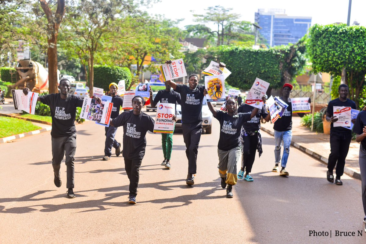 JusticeUg256's tweet image. We delivered the message, but the @EUinUG chose to ignore it. No one came out to receive the petition. They’d rather protect polluters than face the truth. But this fight is far from over. #ClimateJusticeNow #PeopleOverProfits #StopFossilSubsidies