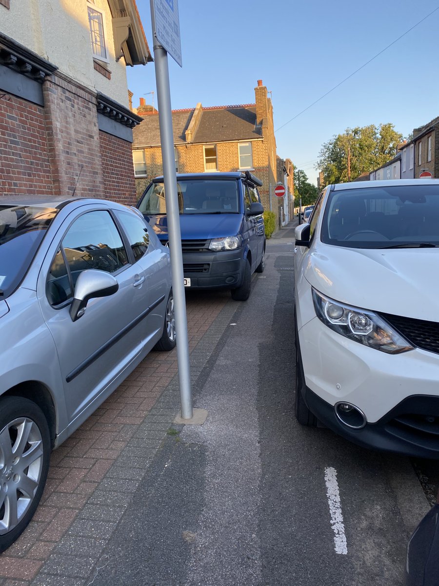 cooorius's tweet photo. @AlexanderEhmann Honestly, @AlexanderEhmann I think this is a more pressing issue in @LBRUT Lime bikes a well used and are rarely left in one place for long. Maybe some more dedicated bike parking would help. https://t.co/rr3oIgOQzJ