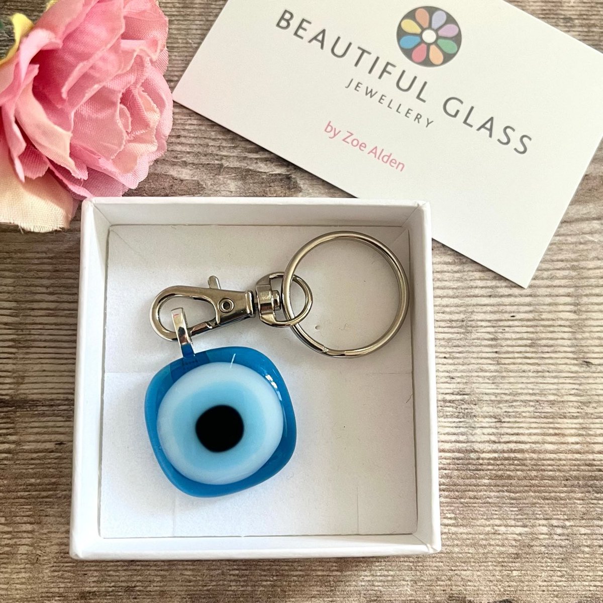 1Beautifulglass's tweet photo. My handmade fused glass evil eye keyrings are reduced to £6 today #shopindie #UKgiftAM #fusedglass #specialoffer #FirstTMaster https://t.co/zfprIqsiWd