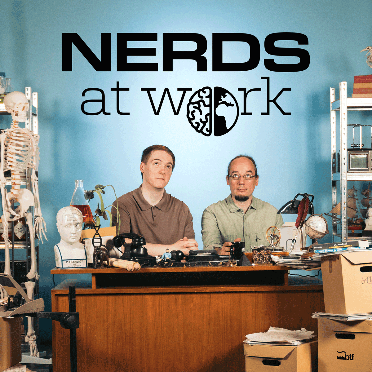 CScharun's tweet image. Wenn unsere Chefin Mai Thi uns für eine halbe Stunde alleine lässt, sprechen Jens und ich im nerdigsten Büro Deutschlands über alles, was uns als MaiThinkX-Wissenschaftsredakteure beschäftigt. 🤓
Nerds at Work, ab sofort überall wo es Podcasts gibt! 🧠🌍 Hört, folgt & teilt! 🙏💚