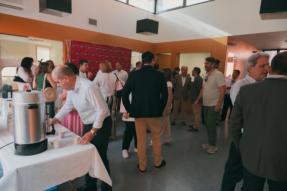 AjeCartagena's tweet image. ✨ Hace dos semanas celebramos nuestra Asamblea General de AJE Cartagena y su comarca, presentando oficialmente a la nueva Junta Directiva. Gracias a nuestro asociado Faus, compartimos imágenes que capturan la esencia de ese gran día. 🚀 ¡Seguimos avanzando con fuerza!