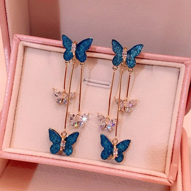 warmwish24's tweet photo. Sparkling Butterfly Tassel Earrings https://t.co/6EdormOAt6