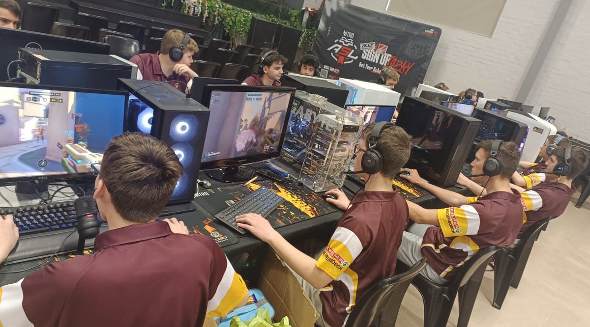 JHSTOLTZ's tweet image. Day 3 for @PaulRoos_Gym in the @CURRO_SCHOOLS LAN on the way. Today we play #VALORANT and #Overwatch2 

#pcbuilder #Forte #dehelderboschspar