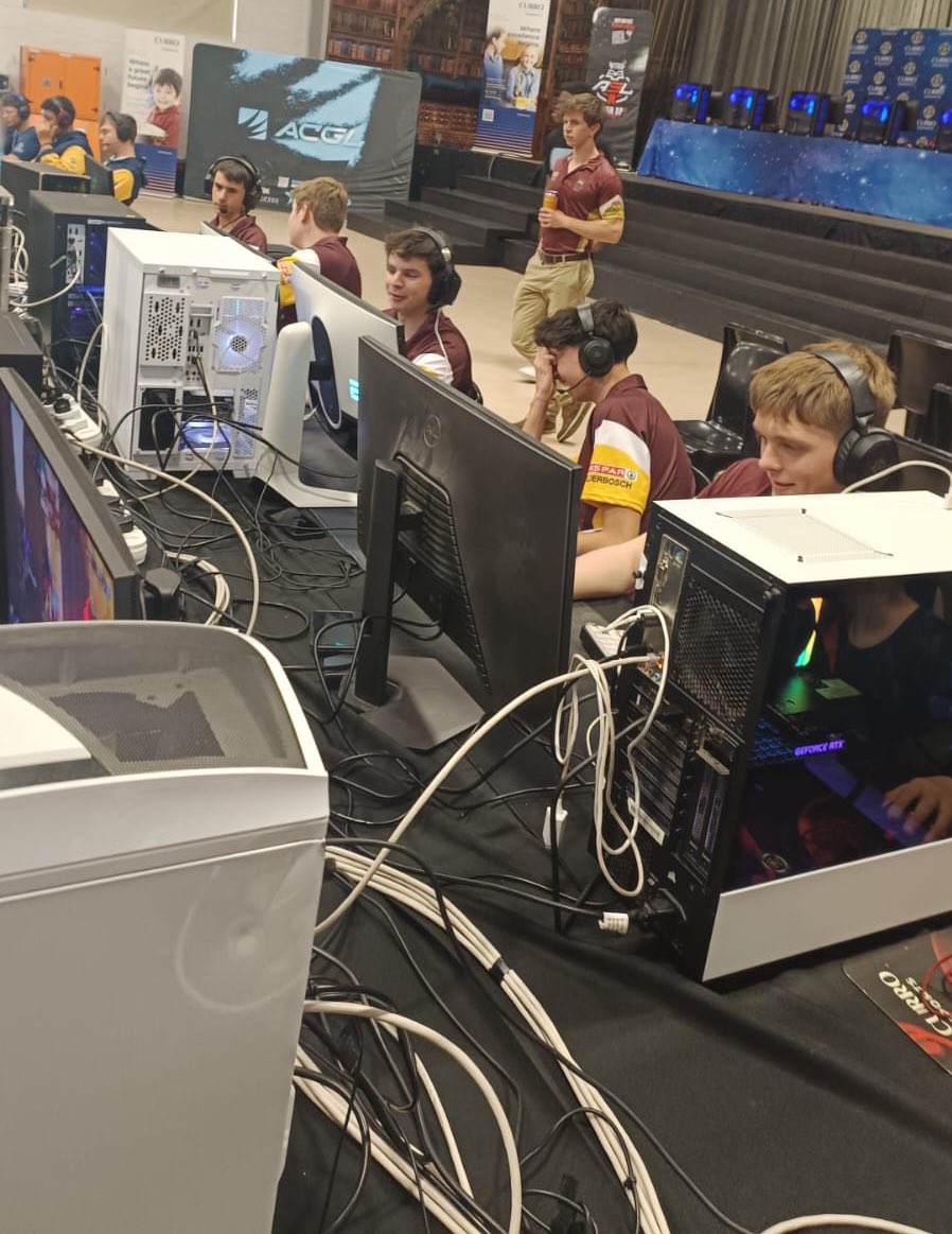 JHSTOLTZ's tweet image. Day 3 for @PaulRoos_Gym in the @CURRO_SCHOOLS LAN on the way. Today we play #VALORANT and #Overwatch2 

#pcbuilder #Forte #dehelderboschspar