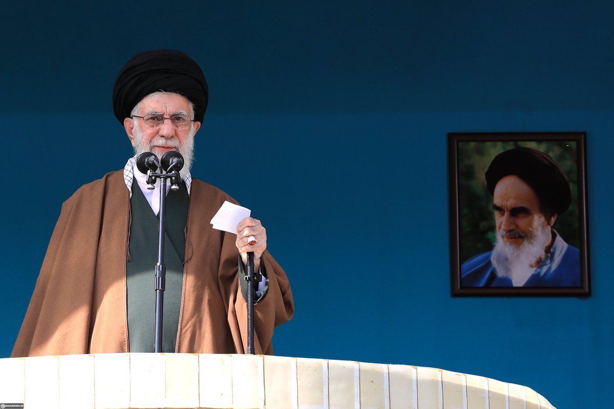 muhammad_Cherik's tweet photo. سیدی از نسل پاک فاطمه(س)
هم ز نسل شیر یزدان من است

#لبیک_یا_خامنه_ای
#سلاله_زهرا https://t.co/zqmNgzn3x8