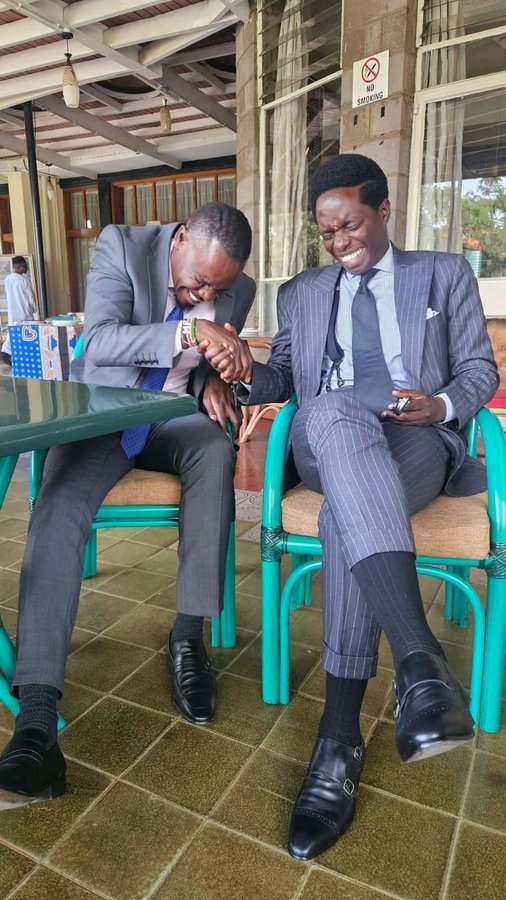 _brianomariba's tweet image. Sellouts Deserves no Mercy.

Public Participation Ilikua apewe platform na Politicians.

I stand with Morara Kebaso amestand his ground.