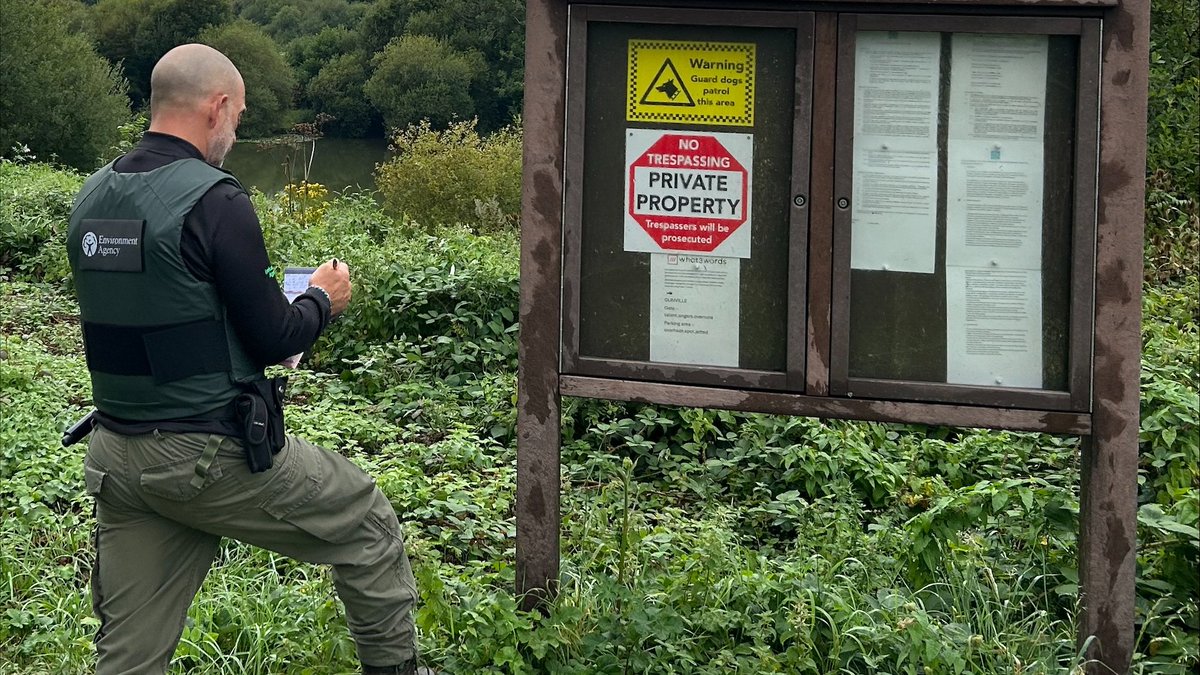🎣🚨
If you're planning on participating in any matches or just enjoying some angling this weekend remember to have a valid rod licence. 

Please report any illegal fishing on our 24/7 hotline: 0800 807060 
#TeamFBG
<a href="/EnvAgencySE/">Environment AgencySE</a>