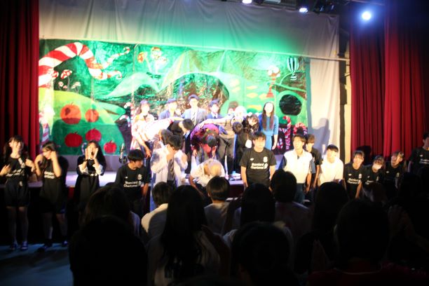kouyou_hs's tweet photo. 文化祭２日目 
２年生のクラス発表や３年生の演劇、部活動の発表がありました！
２日目も大成功でした！！
#京都府立向陽高等学校  #向陽祭 #文化祭 #50周年 
#２年生 #３年生 #ダンス部 https://t.co/NUxDcUWbBJ