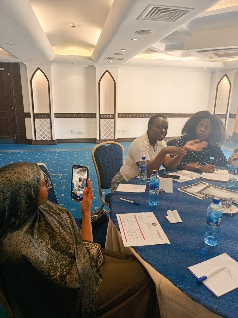 Diving deep into the heart of the matter at the #YoungWomenLeadersForum.
We are exploring the pressing challenges young women face in engaging with leadership and governance spaces in Kenya, facilitated by <a href="/AnneKathurima/">Anne Kathurima, OGW</a>. 
<a href="/en_africa/">Echo Network Africa Foundation (ENAF)</a>
<a href="/democracy_trust/">Democracy Trust Fund</a>
#YWLC2024