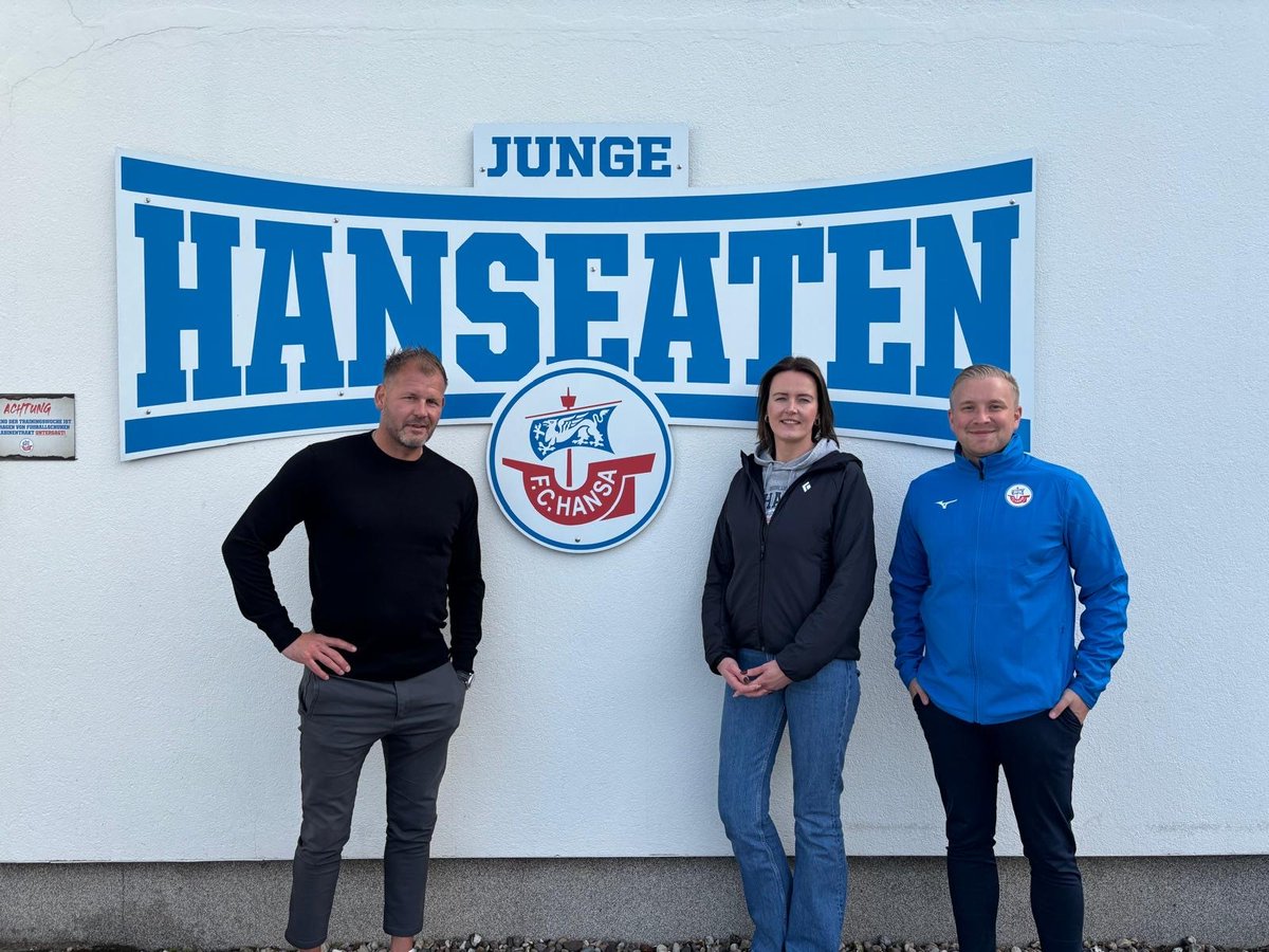 🍦Ein großes DANKE an "Die Eisdiele"! Im Sommer wurde eine Spendenaktion für den Nachwuchs gestartet: Für jede Kugel mit den „Hansa-Streuseln“ gingen 50 ct in den Spendentopf. So sind 2.150€ zusammengekommen, die von der Eisdiele auf 2.500€ aufgerundet wurden!🙌

#wirsindhansa