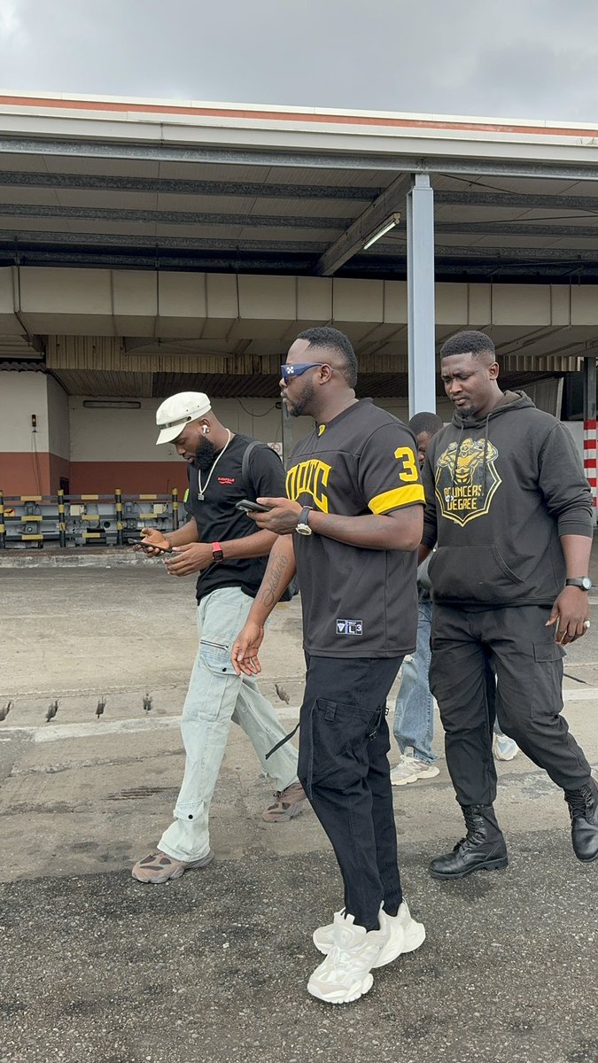 Medikalbyk's tweet photo. Kumasi way ✈️ 🥷🏾 https://t.co/q04bScmysQ