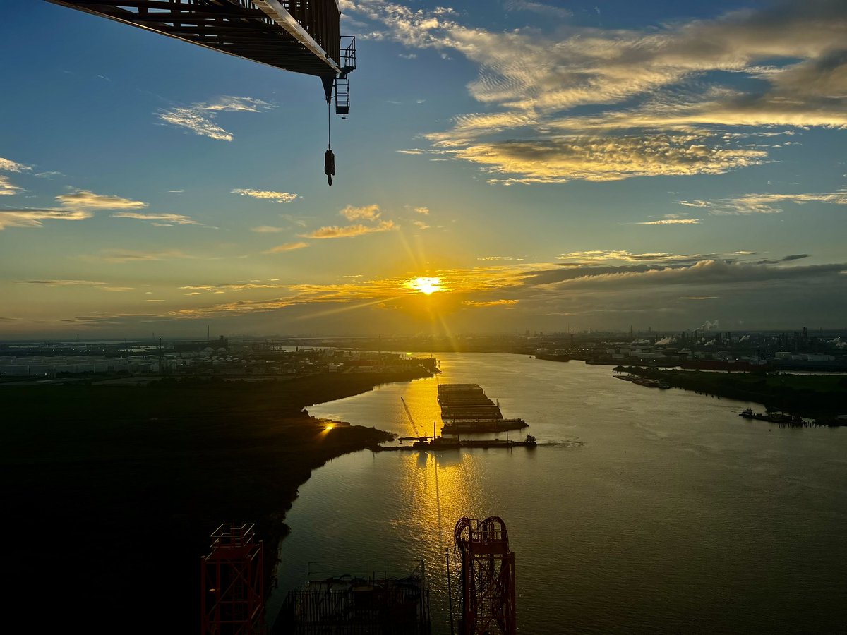 cranedewd's tweet photo. Man another one from today #houstonsunrise @rodryanshow https://t.co/x7GQBlBlYa