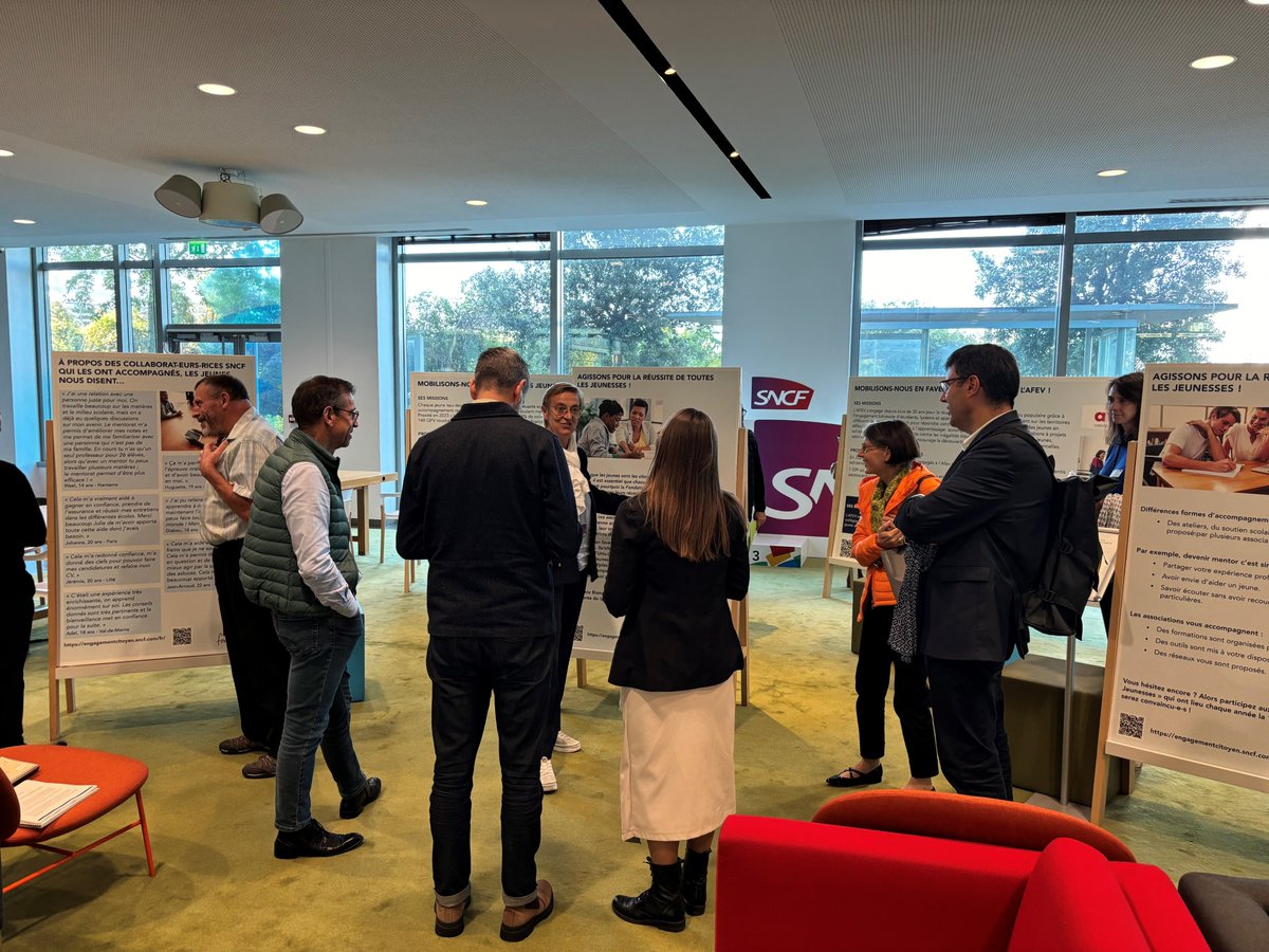 La Fondation SNCF s'engage pour la réussite de tous les jeunes, aux côtés de ses partenaires associatifs. Pour tout connaître  du mentorat, elle propose aux salariés du @groupesncf un webinaire d’information et une exposition dédiés à l'engagement en faveur de la jeunesse.🤝