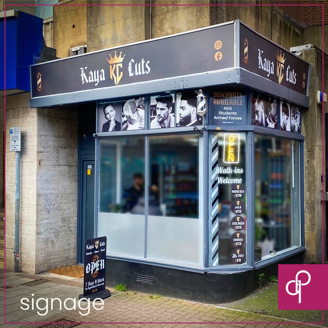 QuickPrintUK's tweet image. Kaya Cuts’ store in Exeter is a popular spot for male haircare 💇‍♂️. We’re proud to have produced their #signage!
If your company needs a refresh, check our options or speak to our Design team: quickprint.co.uk/products/signa… #Storefront #PavementSigns #WindowSigns #MensHair #BigOctober