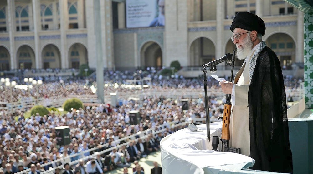 deecue01's tweet photo. @GlobeEyeNews Iranian Supreme Leader, Seyyed Ali Khamenei:

The Quran's policy for Muslims is that Muslim governments should be in solidarity with each other. If you have this solidarity and unity, God will aid you and you will win over your enemies. https://t.co/XUwcEtuW4N