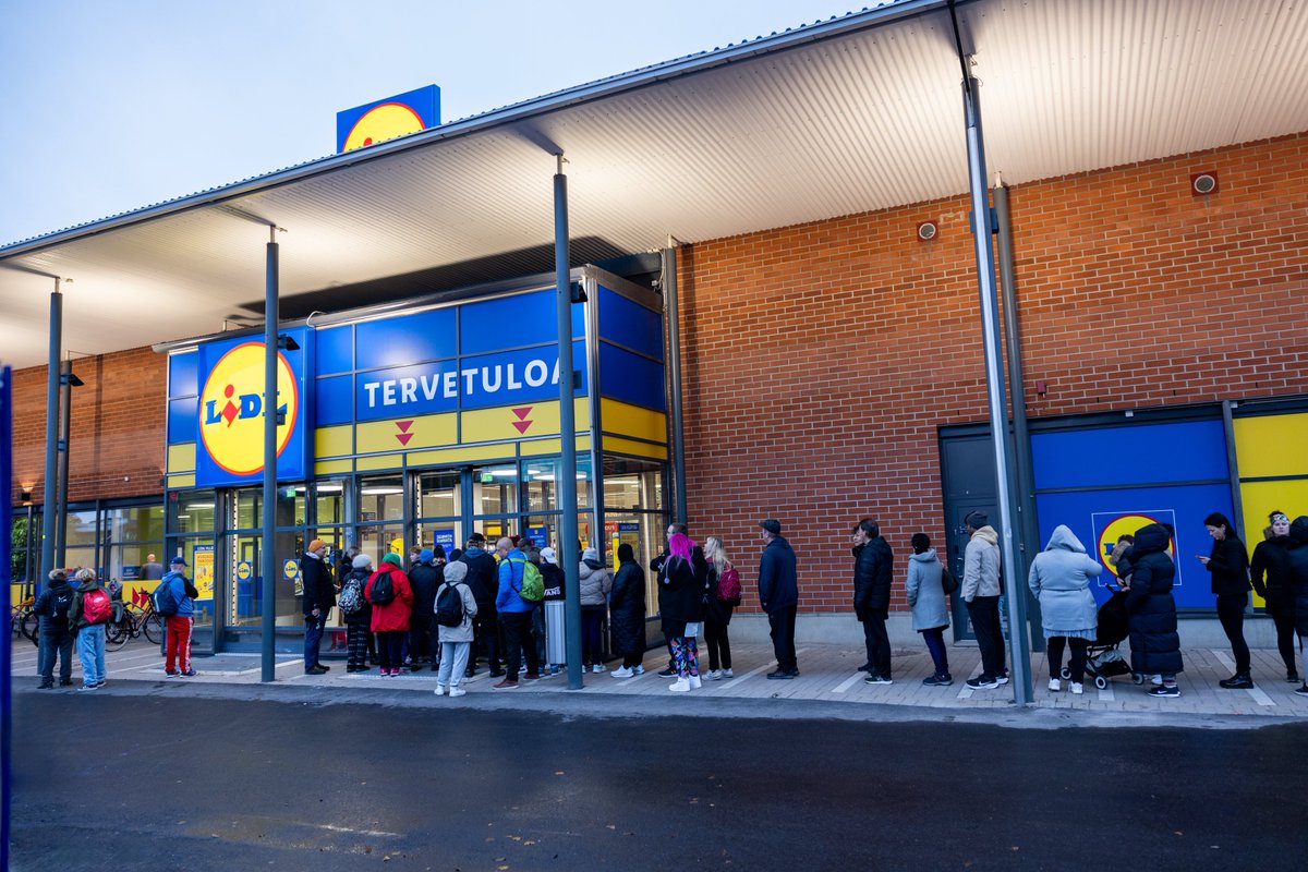 Suomen 205. Lidl on avattu Tuusulan Hyrylään! 😍

Avajaisissa riitti tohinaa🎈 Ensimmäiset jonottajat saapuivat jo aamuvarhaisella ja asiakkaita riitti jonoksi asti.
 
Myymäläpäällikkö Jasmin tiimeineen toivottaa kaikki tervetulleiksi ostoksille Hyrylään! ❤️

<a href="/tuusulankunta/">Tuusulan kunta</a>