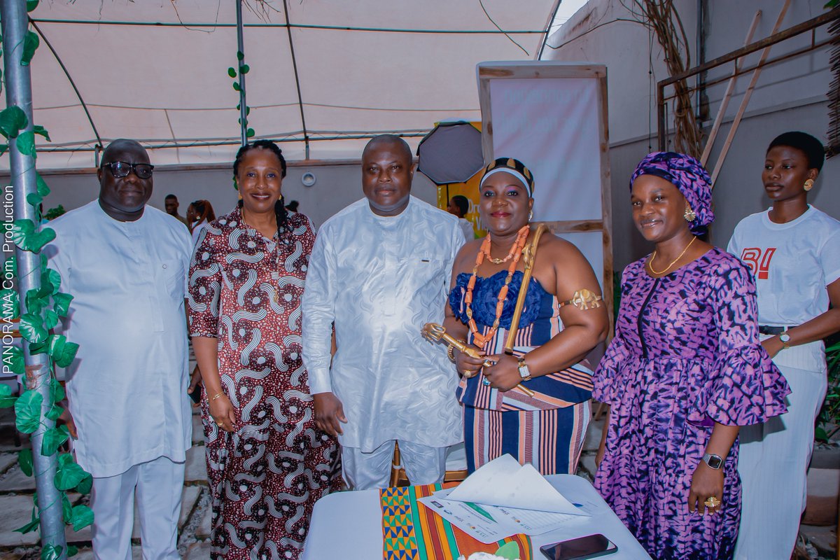 djhoueffa's tweet photo. Je suis @BilliNowNowWA 
 @RflrtbBenin au coté du Maire champion du Bénin et  @ppglobe pour défendre les droits fondamentaux que constituent les DSSR. Ensemble on est plus fort. @bjFeministes https://t.co/pEoCCc3uId
