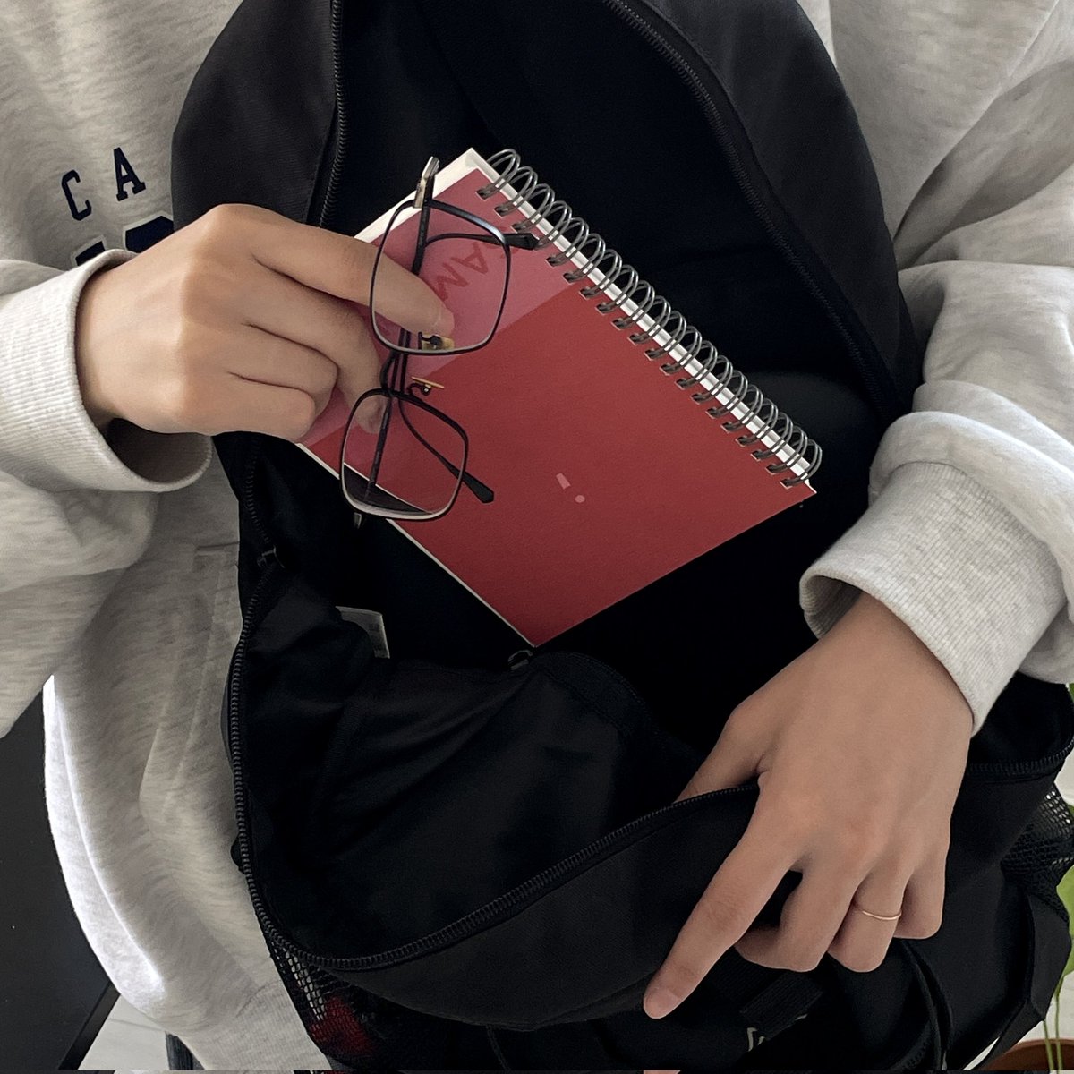 2beerpong's tweet photo. 만년형 스프링 다이어리📚 New 색상이 추가되어서 나왔습니다~~~
✅️말랑한 표지는 좀 더 두꺼운 재질로 변경했고
✅️훨씬 종이재질 느낌 나게 변경 되었습니다~
✅️아카이브랑 프리노트 섹션을 더 늘려달라는 요청이 많아서 늘렸어요
우하하 많관부 🫡
https://t.co/tdtzZIUmdC https://t.co/uJxpEB2aco