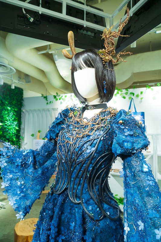 animatetimes's tweet photo. #妖精夜行 ならではの展示＆グッズが森だくさん！　たくさんの愛に包まれた空間をお裾分け

短期連載「はぐれ妖精の妖精夜行見聞録」第4回「POP UP STORE ～森の収穫祭～」レポート

#悠木碧

https://t.co/V6syinRO4E https://t.co/MNY5jQ8YUN