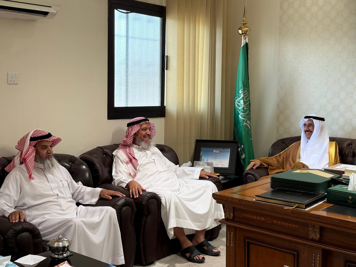 Maa100060720's tweet image. التقى اعضاء مجلس إدارة جمعية ماء لخدمات المياة بسعادة محافظ رياض الخبراء الاستاذ فهد بن حسن السلطان وتم اطلاع سعادته على أهداف الجمعية وخطتها القادمة
 
#الجمعة #ماء #القطاع_غير_الربحي