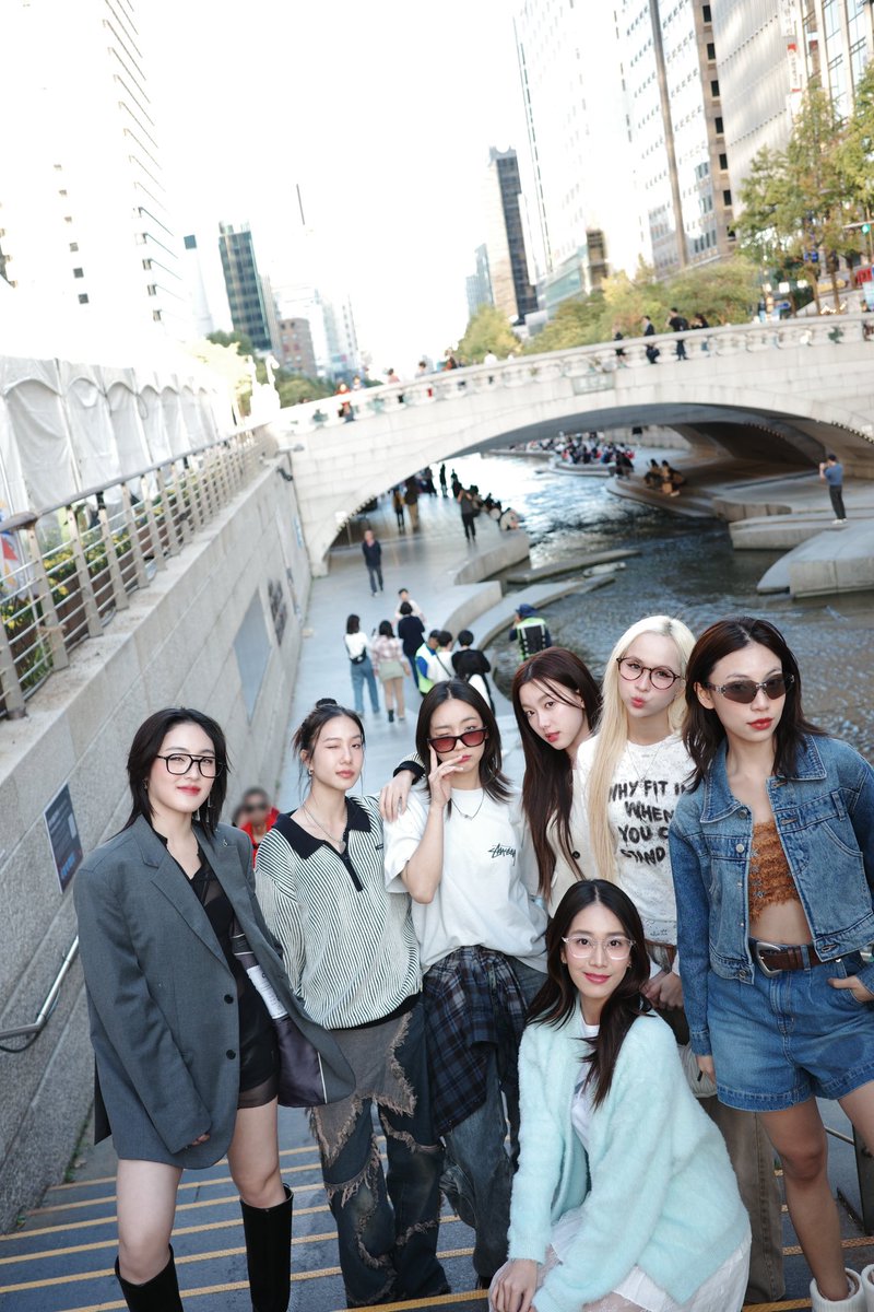 4eveOfficial's tweet photo. Seoul, are you ready?
Here we are !

4EVE in SEOUL
4EVE SEOUL-VIVAL 🇰🇷
#โฟร์อีฟโซลไววัล 
#4EVE
#XOXOentertainment 
#Tpop https://t.co/l3a3DqaPxR