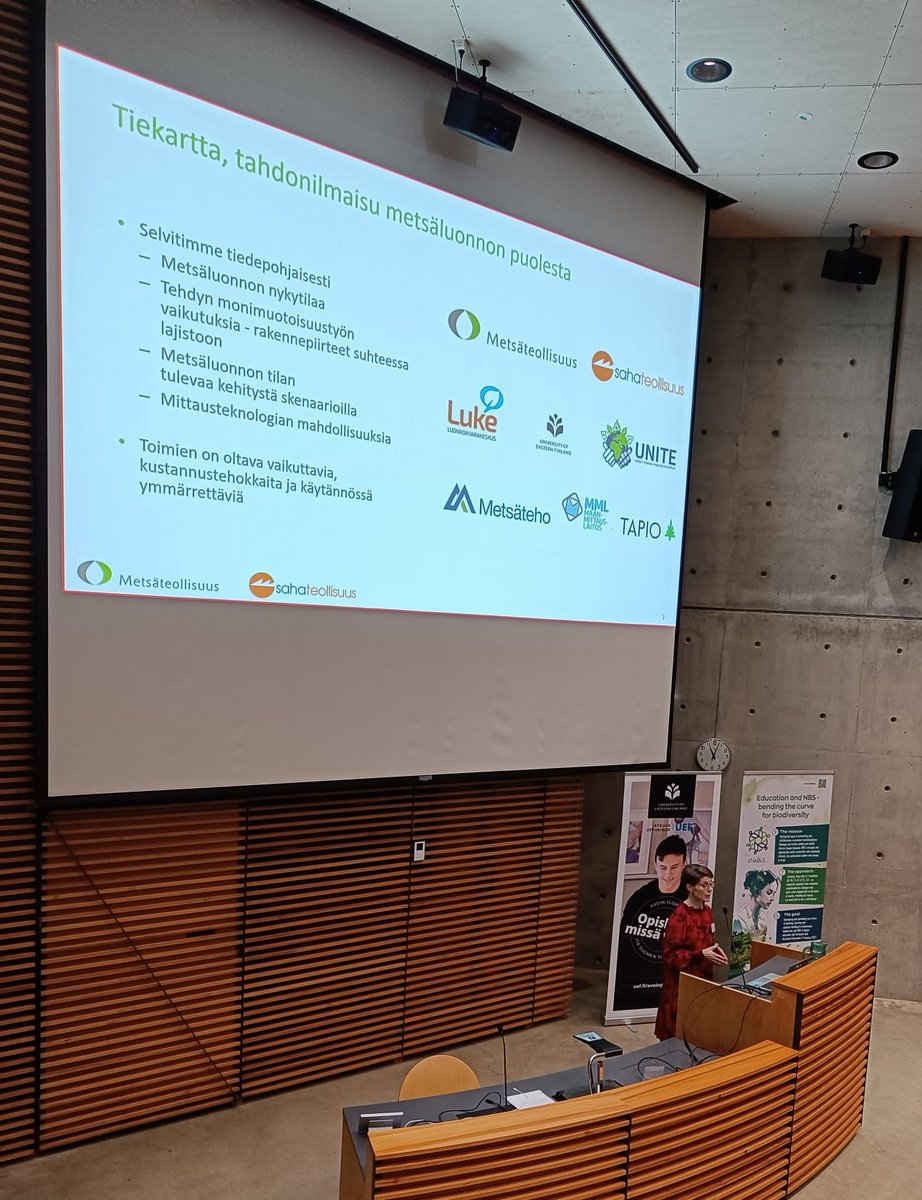 niemi_karoliina's tweet photo. Monimuotoiset metsät -tapahtuma @UniEastFinland kauniissa metsäympäristössä Punkaharjulla. Kerroin puuta jalostavan teollisuuden monimuotoisuustiekartasta ja sen toimeenpanosta. Hannes Pasanen nosti esityksessään monimuotoisuuden turvaamisenkin osalta tärkeän kysymyksen Miksi? https://t.co/MkQwhNhxgi