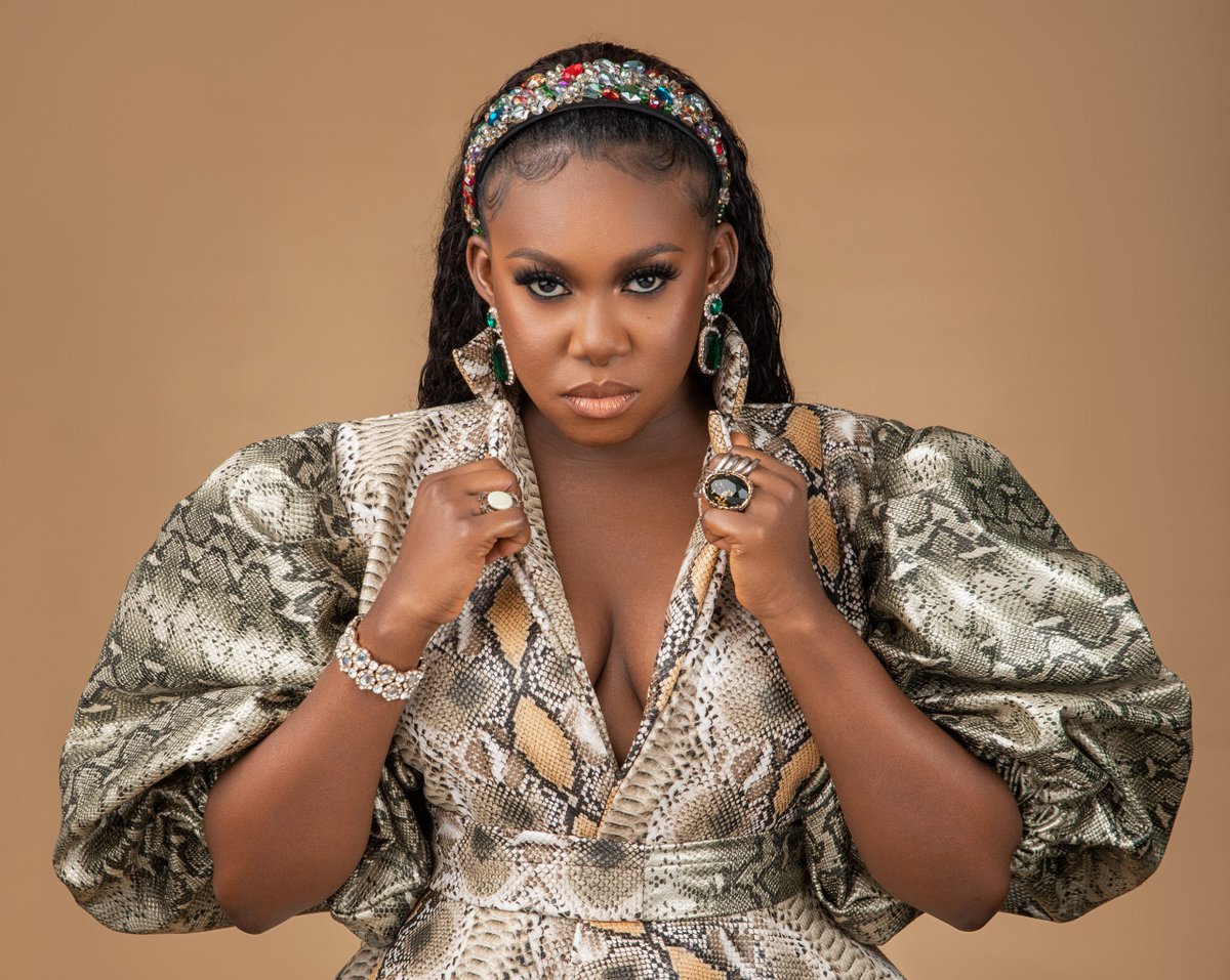 CoolFMNigeria's tweet photo. playing - #CHELETE @OfficialNiniola
#TheBFShow w/ @Mannieessien x @nessa534
#WakeUpVibes https://t.co/YFpgeilP2H