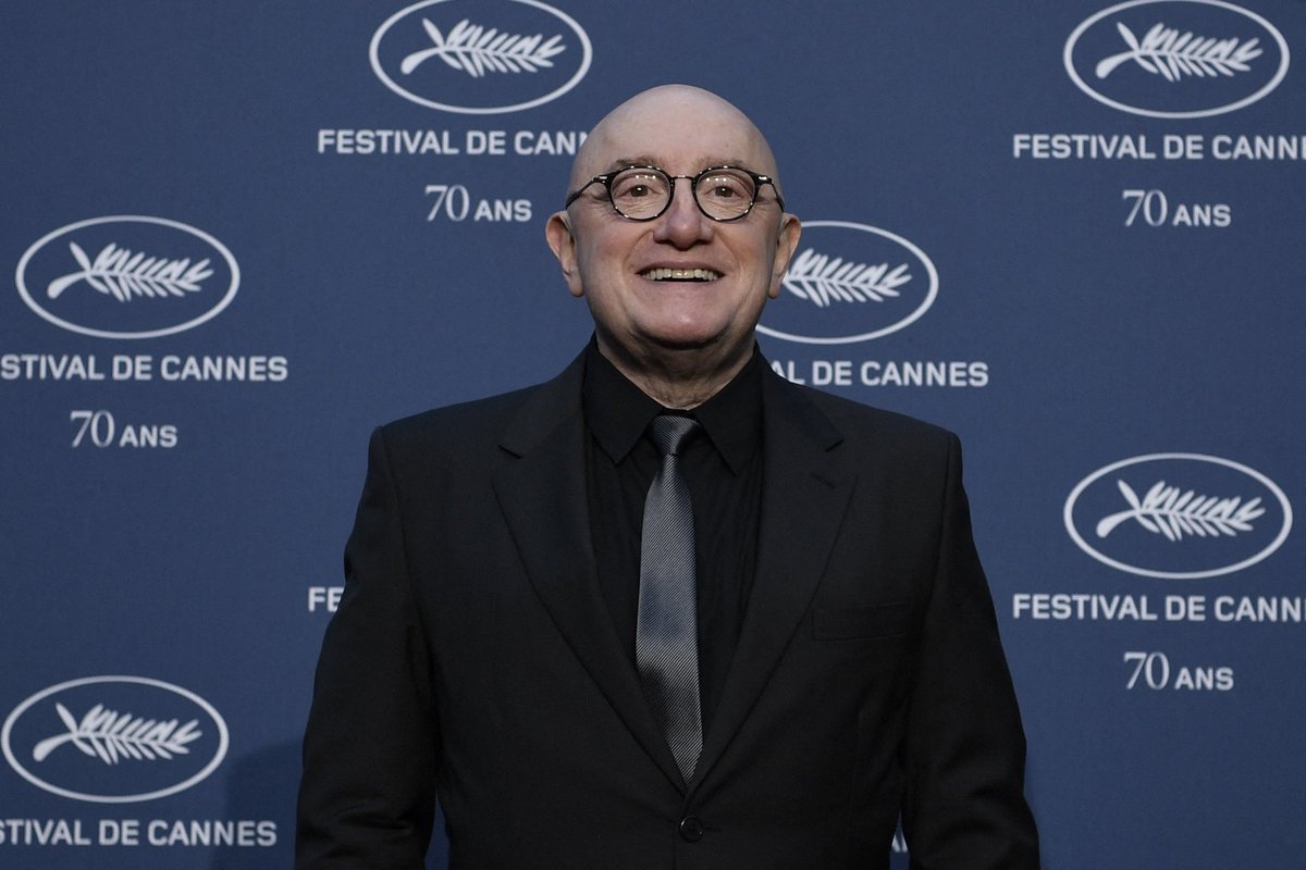 ⚫️ #Hommage 

<a href="/Francetele/">France Télévisions</a> rend hommage à Michel Blanc, immense acteur, avec une programmation spéciale à retrouver dès ce soir : 

🔴 20.30 le vendredi suivi de Je vous trouve très beau et Un jour, un destin 
🔵 Grosse fatigue - le 07/10 à 21.05 

CP ➡️francetvpro.fr/contenu-de-pre…