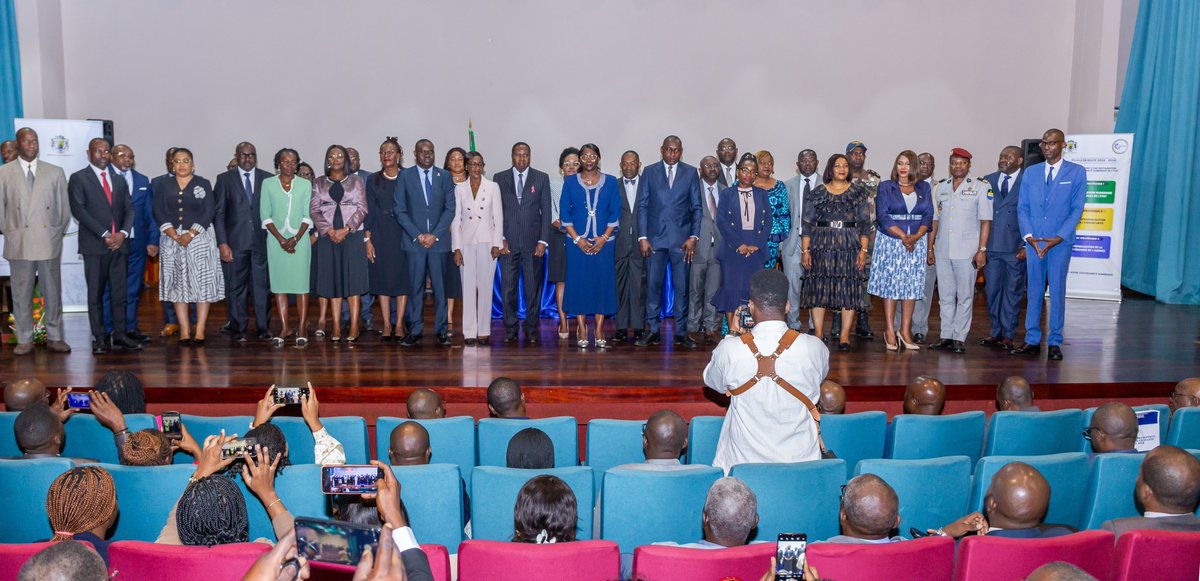 Ce 3 octobre 2024, l'ANINF a officiellement installé les premiers Directeurs Centraux des Systèmes d'Information, dont 8 femmes. Cette avancée reflète notre engagement pour l'inclusion et la promotion des femmes dans le numérique.
#ANINF
#BatissonsNotreSouverainetéNumérique