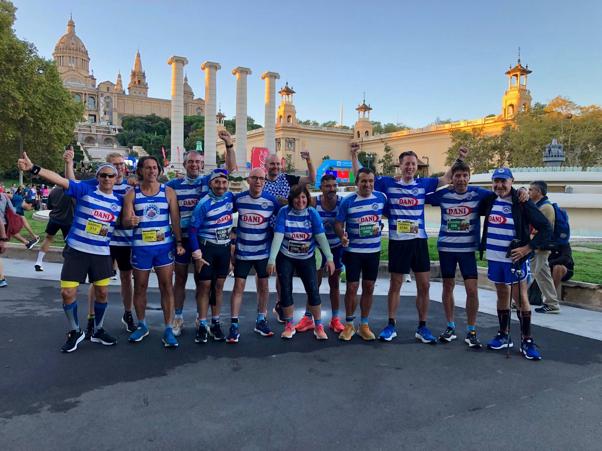 UNA CLÀSSICA 💙🤍💙
A la Cursà de la Mercè, el Miguel ÁngelR, <a href="/albertpaluzie/">Albert Paluzie</a>, <a href="/Eduvilamajor/">Eduard</a>, Custodio, Bruno, Gabriel, el Paco, el Lluís, la Cristina,   <a href="/EladiSanmarti/">Eladi Sanmarti</a> , el Julián <a href="/Julianhurtado1/">Julian</a> , el Gerard, l' Alex, Dani, Pruden <a href="/PPruden73/">Prudencio Rubio Puli</a>,Alfons <a href="/Alfonscd/">Señor Sombrero</a>, Ricky i Koen  ✊