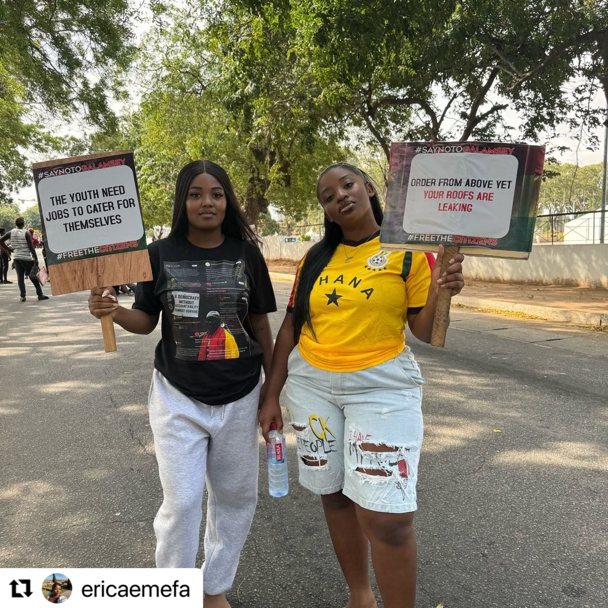 Ghfixthecountry's tweet photo. GenZs will you fight for your future or will you sit at home?

Rise up and join the protest to #FreeTheCitizensNow #FreetheCitiznens #StopGalamseyNow 

@realericaemefa https://t.co/FI6qkb48xt