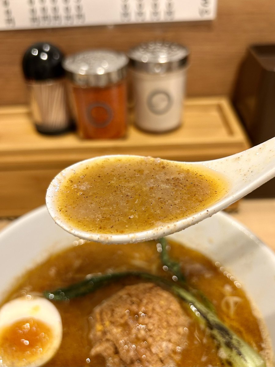 runnerDaibar's tweet photo. 麺屋M ／阪東橋

限定⭐️
旨辛坦々麺、味玉TP
鶏のそぼろ丼

くーーーっ‼️
めっちゃ美味ーーーーい😍💕💕

しっかりカラシビを感じる
旨辛でサラッとした坦々スープ🔥

中細麺はしっとりして
スープとよく馴染み啜り心地も最高🍜

辛ミンチを混ぜるとさらに旨みがアップ⤴️

そぼろ丼は甘辛な味付でウマウマ〜❤️

自分がラストワン、ギリ食べられた😆
大満足でご馳走さまでした🙏