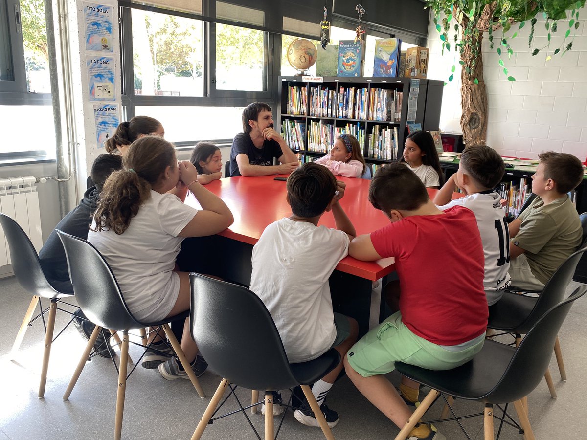 Compartint aprenentatges sobre la contaminació amb el Roger de <a href="/Revistaelllac/">Revista El Llaç</a> #somMadorell #molinsderei <a href="/aliancesmagnet/">Aliances Magnet</a>