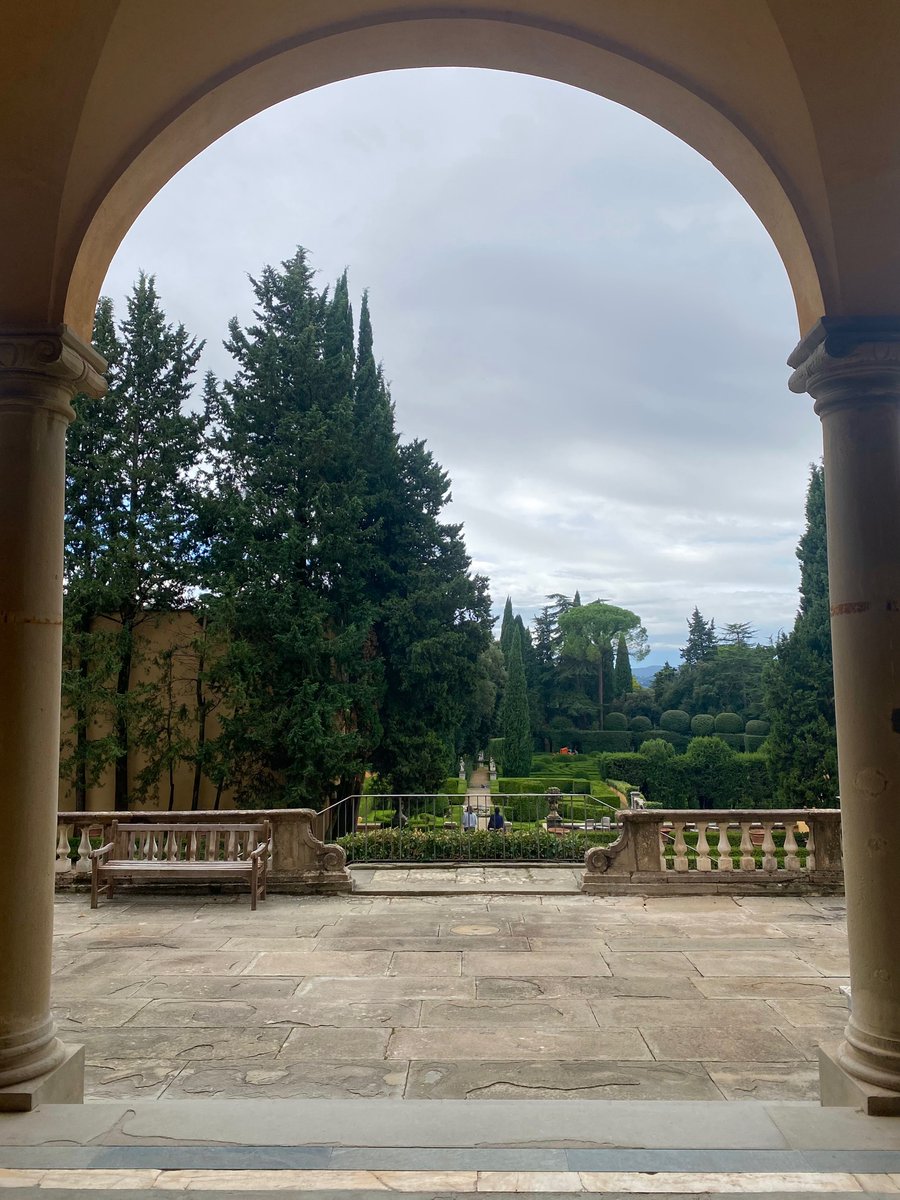This week, I had the pleasure to participate at the 2024 Florence Conference on IP, Competition and Innovation co-organised by <a href="/EUI_CDS/">Centre for a Digital Society</a> and <a href="/mpi_inno_comp/">Max Planck Institute for Innovation & Competition</a> , where I discussed my paper on artistic uses of IP and the future development of the metaverse.
#ip #metaverse
