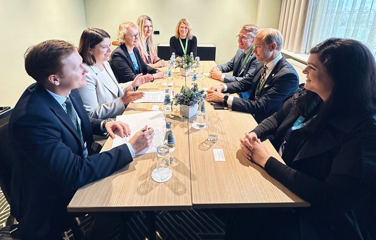 Nordic Investment Bank (@nib) on Twitter photo 🤝Always a pleasure to meet our Governors! Ačiū to 🇱🇹 Minister of Finance <a href="/GintareSkaiste/">Gintarė Skaistė</a> and our Board members for hosting NIB's <a href="/AndreKuusvek/">André Küüsvek</a>, Vilius Girkontas and Akvilė Skiparė in Vilnius today. 🤝Always a pleasure to meet our Governors! Ačiū to 🇱🇹 Minister of Finance <a href="/GintareSkaiste/">Gintarė Skaistė</a> and our Board members for hosting NIB's <a href="/AndreKuusvek/">André Küüsvek</a>, Vilius Girkontas and Akvilė Skiparė in Vilnius today.