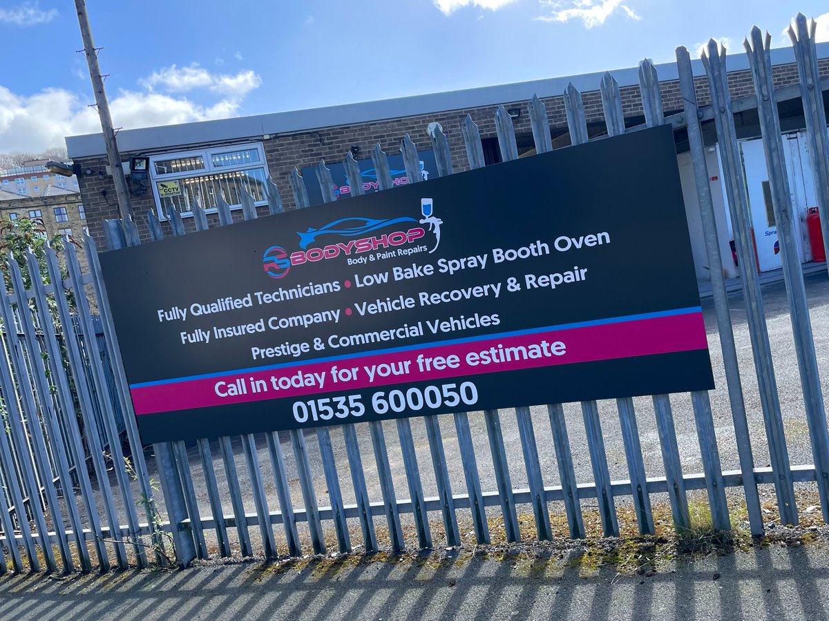 shopsigndesign's tweet photo. 🏎RS Body Shop.
📌Vibrant signage for a fresh new local body &amp; paint repair shop.
📍RS Body Shop. Ingrow Lane, Keighley, BD21 5EE https://t.co/cmqmSHURT3