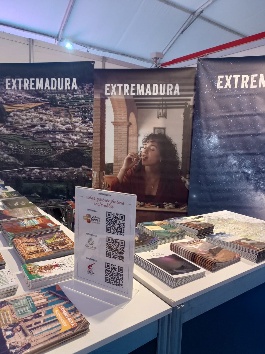 extremadura_tur's tweet photo. Estamos en #Citur - Feria del Turismo de Caza, Pesca y Naturaleza, que ha comenzado hoy en Helechosa de los Montes, en plena Reserva Regional del Cíjara.
Pásate por el stand de @extremadura_tur para conocer la oferta turística de nuestra región.
🔗 https://t.co/szIg1y4KSm https://t.co/5HiGHyauxO