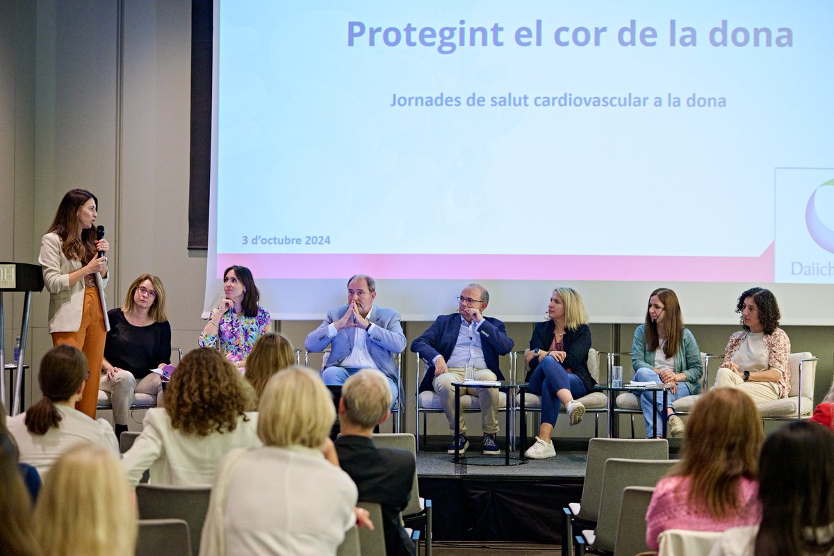 Las enfermedades cardiovasculares constituyen la principal causa de mortalidad en mujeres a nivel mundial. A pesar de ello, según datos de la Asociación Americana del Corazón, el 4️⃣4️⃣% de las mujeres no es consciente de que la enfermedad cardiovascular es una de las mayores