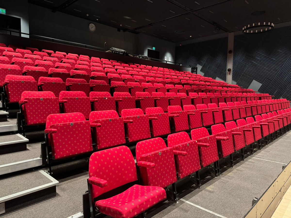 To prove how durable our retractable seating is, here's a photo just taken at the Park Hotel, Sandefjord, Norway. 

The seating was shipped on March 5th 1986. On that day in the UK, the Today newspaper was launched, 'Kyrie' by Mr Mister was number 1, and Rocky IV was top film!