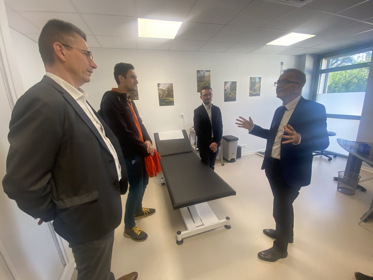 François Bonneau (@fbonneau) on Twitter photo 🩺 Heureux d’inaugurer les Maisons de #Santé de Meusnes & Selles-sur-Cher
En région :
✔️18 centres de santé
✔️55 médecins salariés par <a href="/RCValdeLoire/">Région Centre-Val de Loire</a> <a href="/gip_pro/">GIP pro santé Centre-Val de Loire</a>
✔️126 MSP
C’est ensemble et en multipliant les actions que nous relèverons le défi de la santé pour toutes et tous ! 🩺 Heureux d’inaugurer les Maisons de #Santé de Meusnes & Selles-sur-Cher
En région :
✔️18 centres de santé
✔️55 médecins salariés par <a href="/RCValdeLoire/">Région Centre-Val de Loire</a> <a href="/gip_pro/">GIP pro santé Centre-Val de Loire</a>
✔️126 MSP
C’est ensemble et en multipliant les actions que nous relèverons le défi de la santé pour toutes et tous !