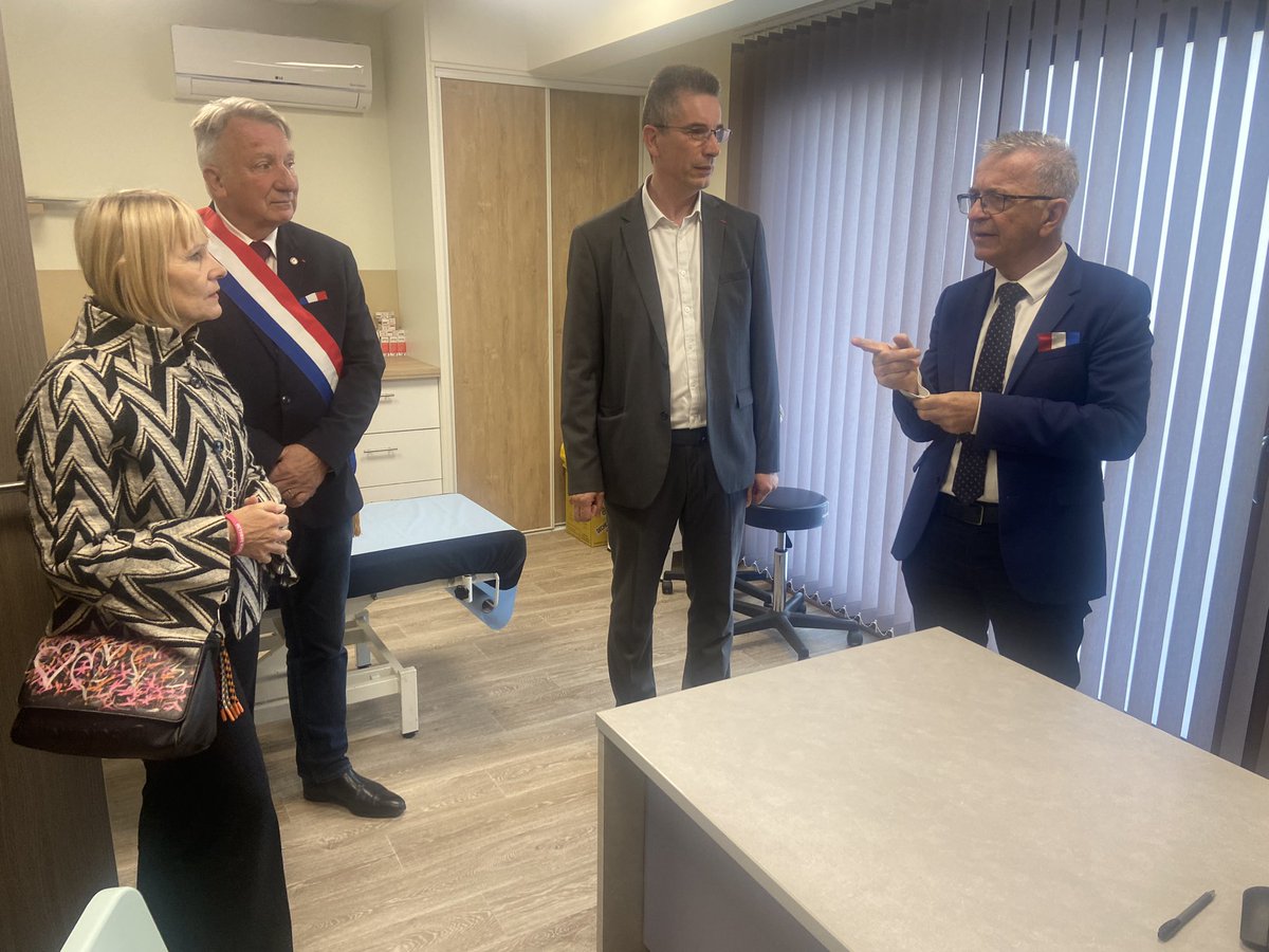 fbonneau's tweet photo. 🩺 Heureux d’inaugurer les Maisons de #Santé de Meusnes &amp; Selles-sur-Cher
En région :
✔️18 centres de santé 
✔️55 médecins salariés par @RCValdeLoire @gip_pro 
✔️126 MSP
C’est ensemble et en multipliant les actions que nous relèverons le défi de la santé pour toutes et tous ! https://t.co/ePm8j81w5v