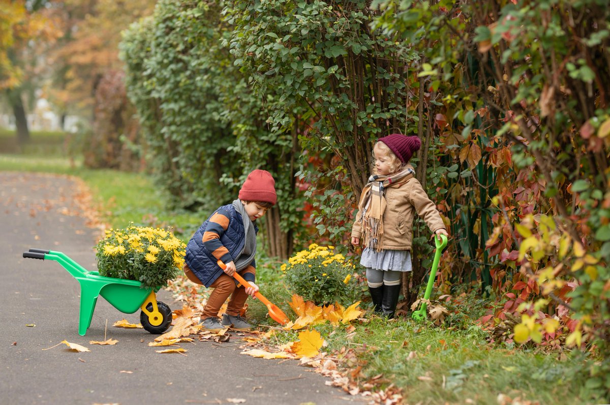 Let us take care of your payment admin heavy lifting this autumn! 🍂

As the days draw closer and cooler, how about spending your time doing something a little more enjoyable than chasing parents for missed / late payments! Head on over to PonchoPay.com now!