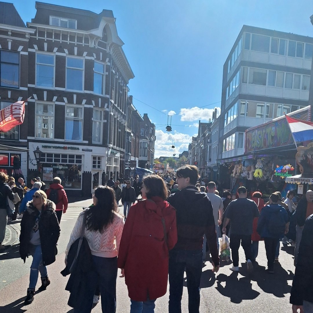 AbyarSelda's tweet photo. This is where the tragic accident happened to my beloved daughter Doris.Yesterday, street was closed to cars and bus for a national celebration, showing how safe it is for pedestrians, and children. It's a short street that doesn’t need motor vehicles #rememberDoris💔 #safeleiden https://t.co/aJBRJRXajq