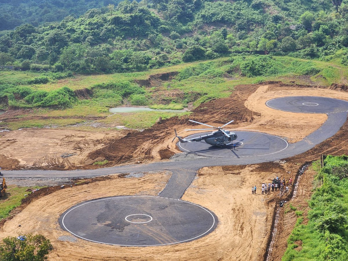 Mumbaikhabar9's tweet photo. 3 𝐇𝐞𝐥𝐢𝐩𝐚𝐝𝐬 𝐜𝐨𝐧𝐬𝐭𝐫𝐮𝐜𝐭𝐞𝐝 𝐟𝐨𝐫 𝐏𝐌 𝐌𝐨𝐝𝐢’𝐬 𝐫𝐚𝐥𝐥𝐲 𝐢𝐧 𝐓𝐡𝐚𝐧𝐞 |
Modi is to address a women’s rally in Manpada before Maharashtra Assembly polls, that could be announced any day now. 3 different helipads are being prepared by District officials. https://t.co/YdJeqVok90